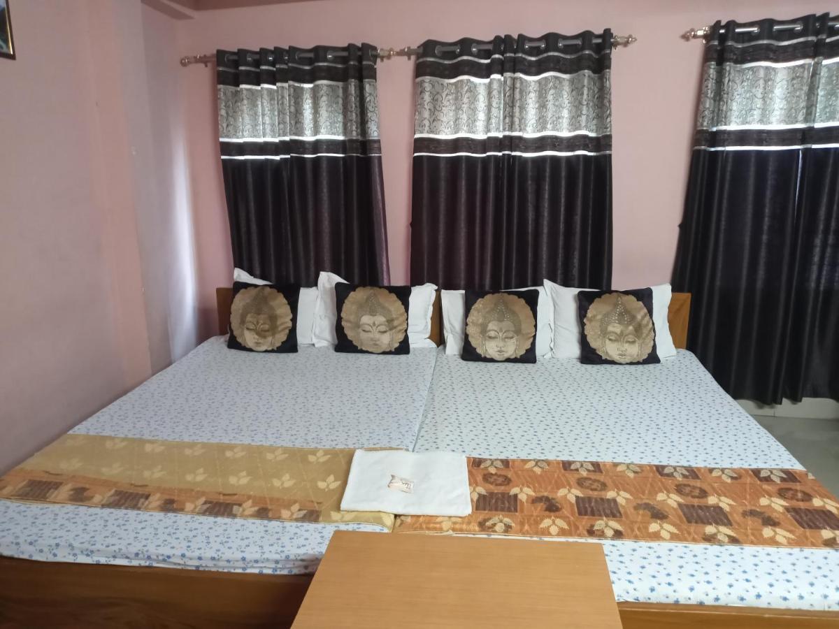 Hotel Royale Калькутта Экстерьер фото